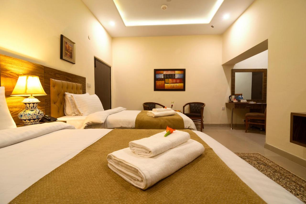 Hotel One Lalazar Multan Exterior foto